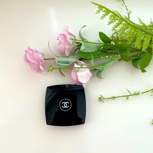 Chanel Lumiere D’Artifices highlighter beige